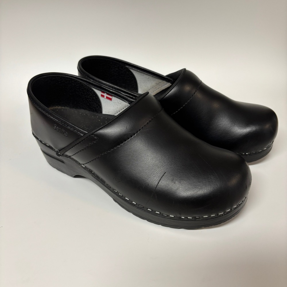 Sanita Professional Oil Black Leather Clogs Womens 40 Danish Nursing Shoes